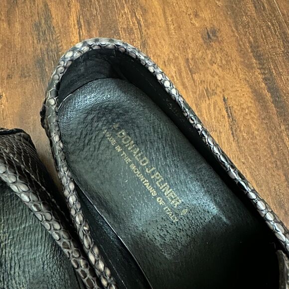 DONALD J. PLINER Vanda Croc Embossed Driving Moccasin Loafers in Brown - Picture 4 of 10